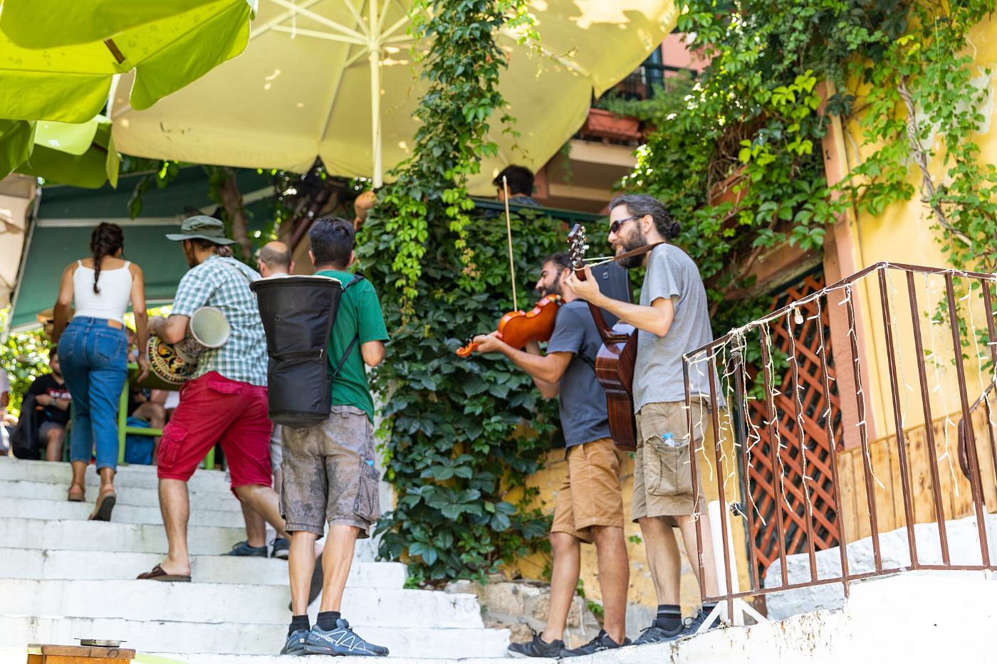 Street musicians playing in Plaka