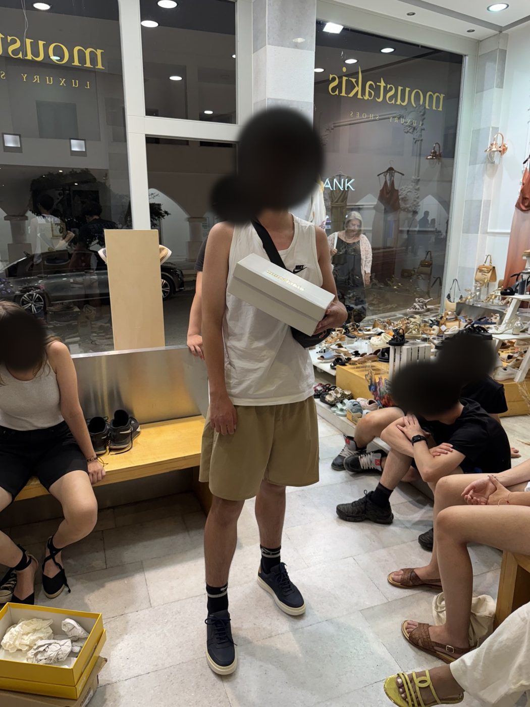 A shopping stop in Naxos town