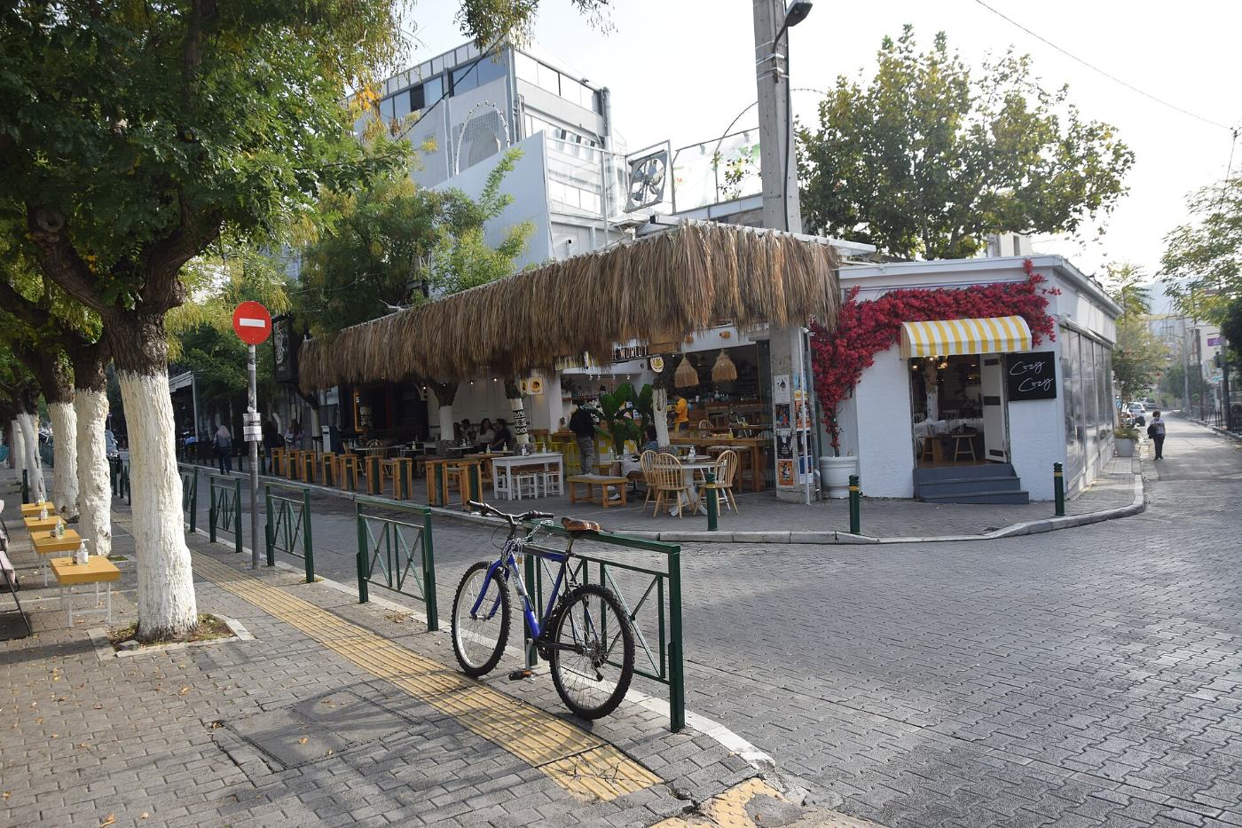 A café corner in the streets of Gazi